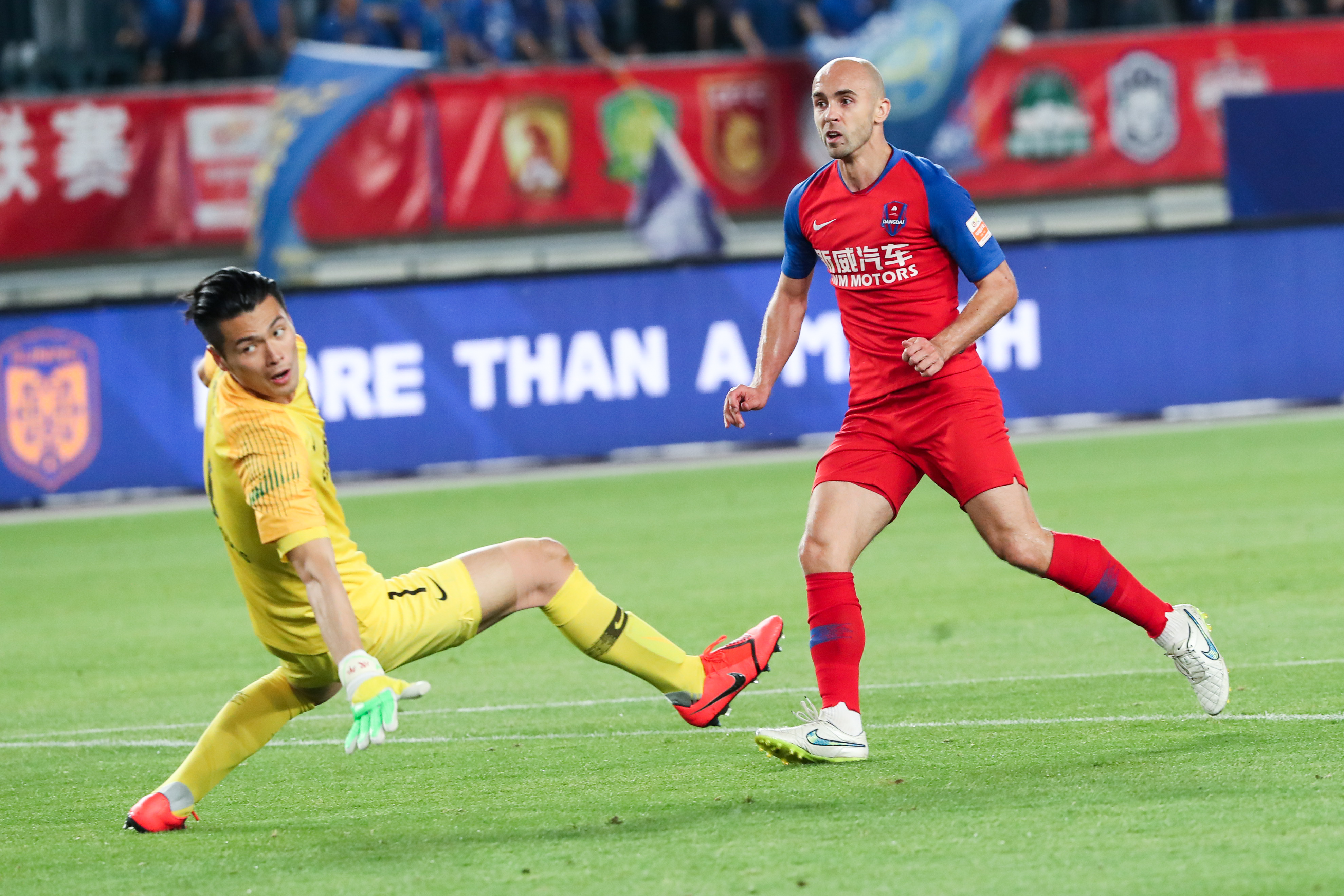 重庆斯威一鸣惊人,逆转广州富力晋级之路畅通的简单介绍 重庆斯威一鸣惊人,逆转广州富力晋级之路畅通的简单介绍